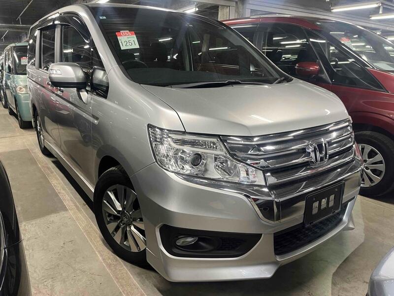 HONDA STEPWAGON -SPADA